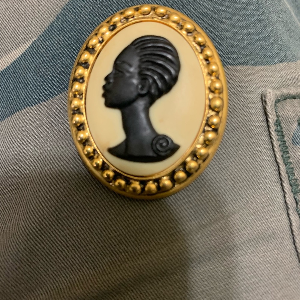 Corine Simpson African American Cameo